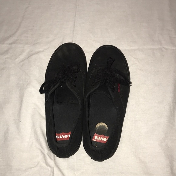 levis black shoes